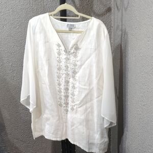 JM Collection White Tunic with Silver Embroidery